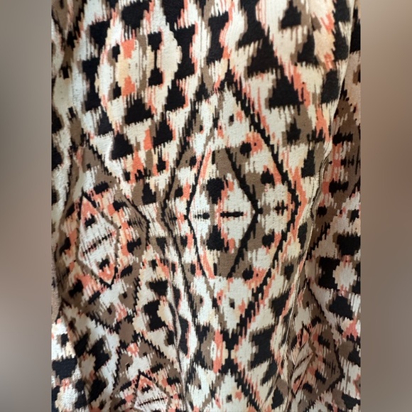 Joie 100% silk shorts - Picture 2 of 9